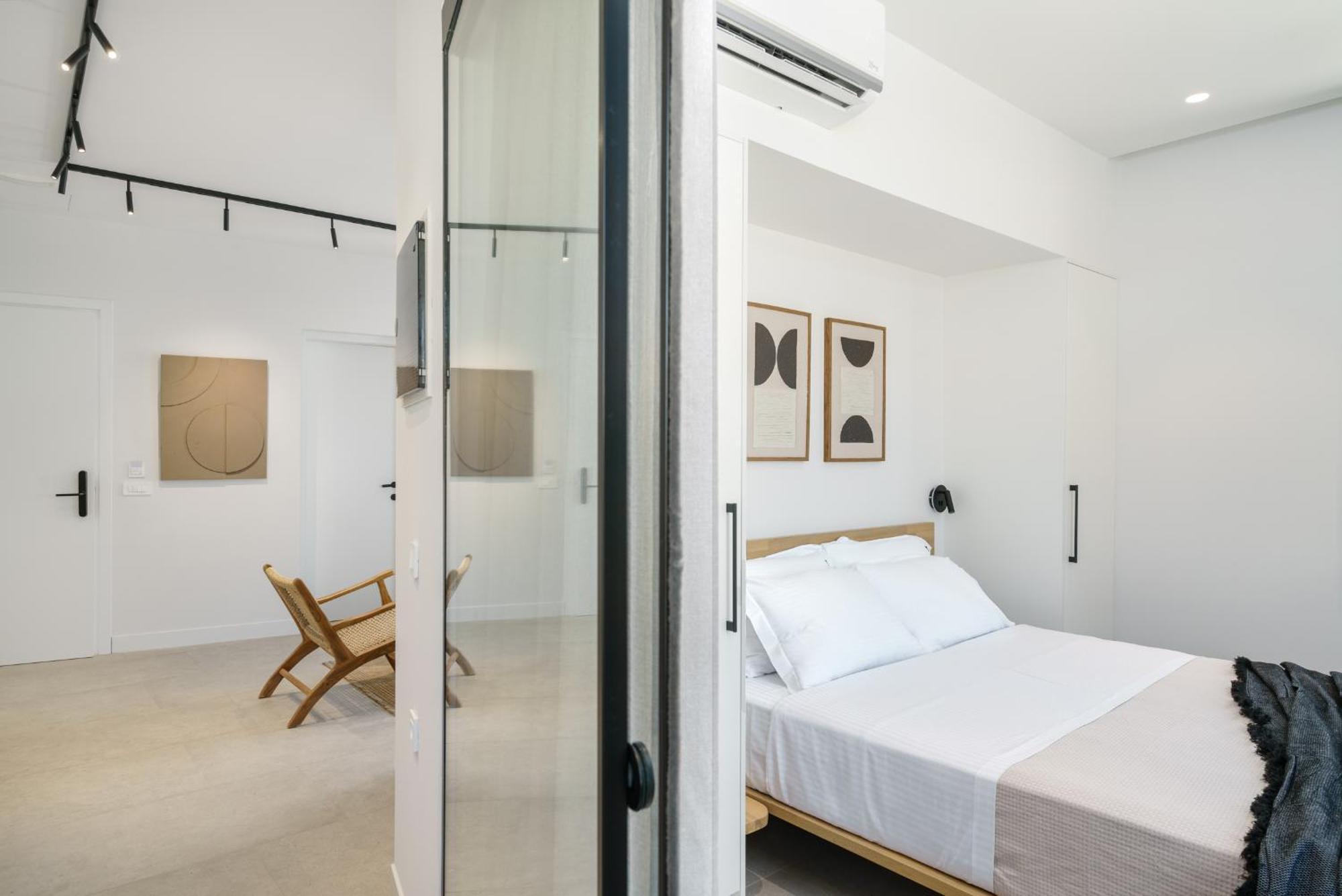 The Old Distillery - Premium Suites 레팀노 외부 사진