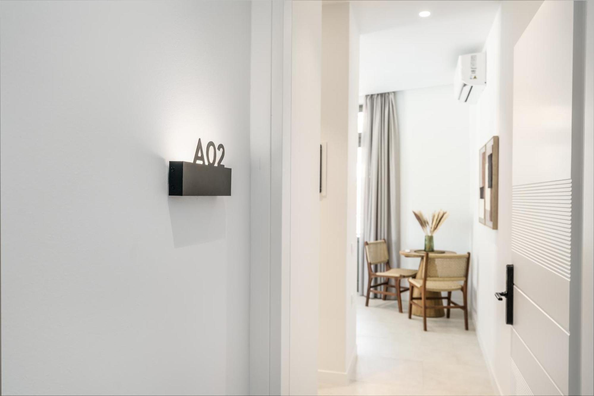 The Old Distillery - Premium Suites 레팀노 외부 사진